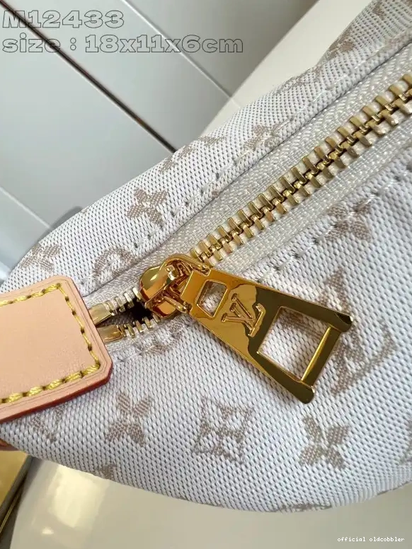 Official oldcobbler Vuitton Hills Pochette Louis 0618